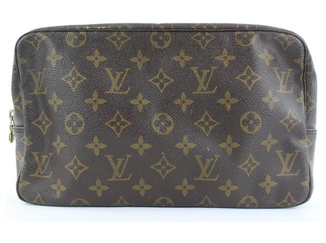 LOUIS VUITTON Trousse Toilette 28 Monogram Cosmetic Pouch